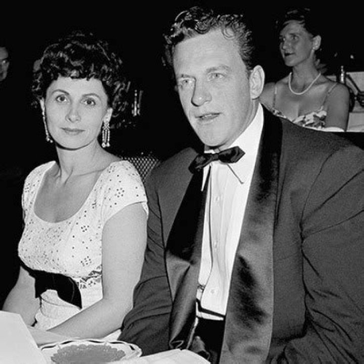 Rolf Aurness Biography, Age, Height, Wife, Net Worth, Family