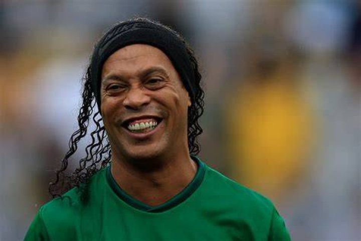 Ronaldinho biografía, edad, altura, esposo, net worth, familia