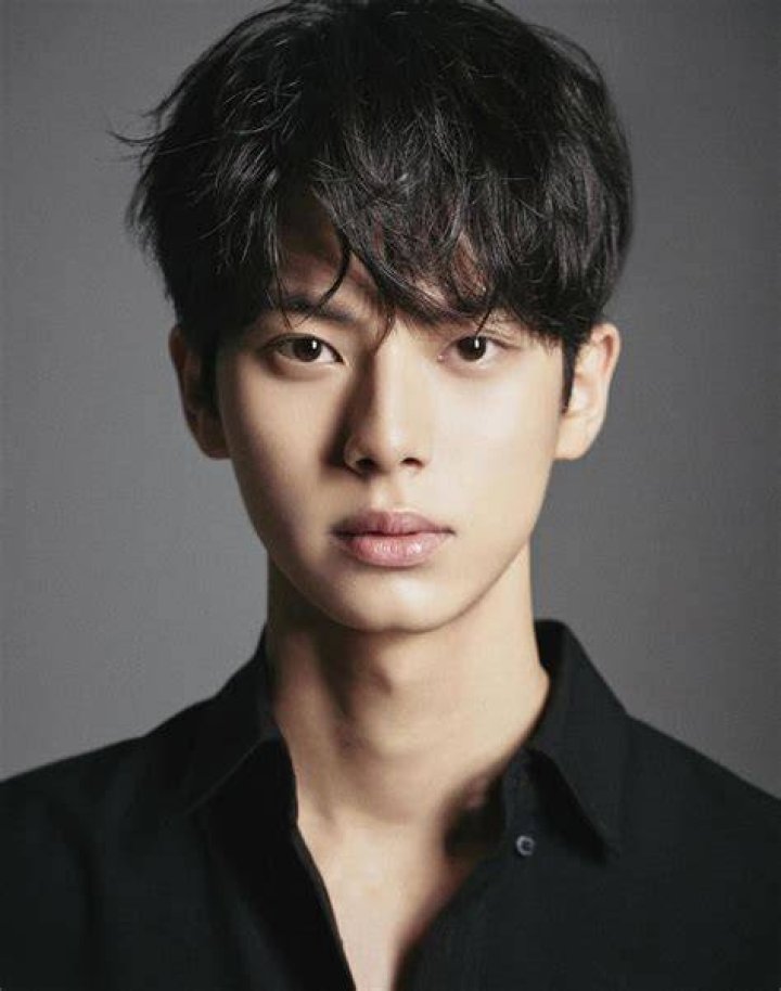Seung-chae Lee Biography, Age, Height, Husband, Net Worth, Family