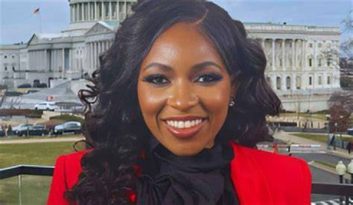 Sierra Holmes Biography, Age, Height, Husband, Net Worth, Family