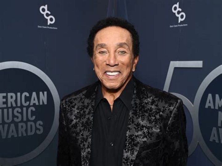 Smokey Robinson Biography, Age, Height, Wife, Net Worth, Family