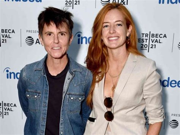Stephanie Allynne Biography, Age, Height, Husband, Net Worth, Family