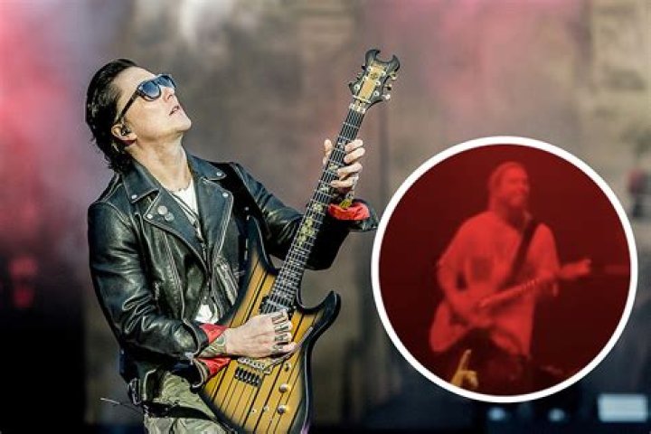 Synyster Gates Biography, Age, Height, Wife, Net Worth, Family