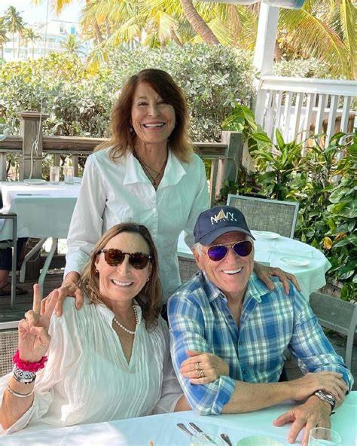 Thomas McGuane Biography, Age, Height, Wife, Net Worth, Family