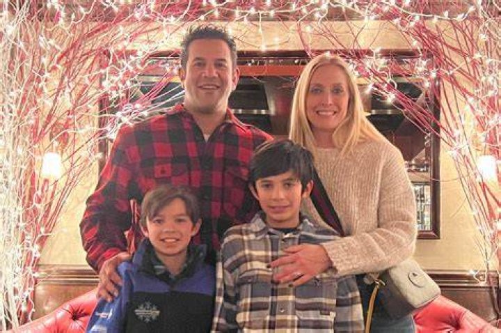 Tony Gonzalez Biography, Age, Height, Wife, Net Worth, Family