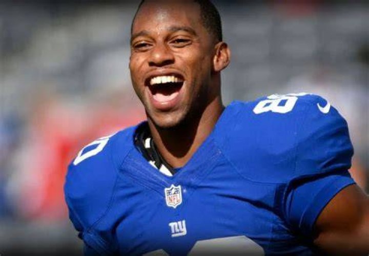 Victor Cruz Biography, Age, Height, Wife, Net Worth, Family