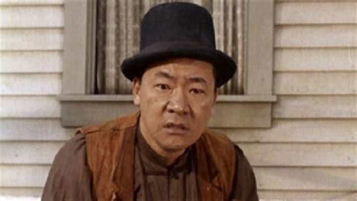 Victor Sen Yung Biography, Age, Height, Wife, Net Worth, Family