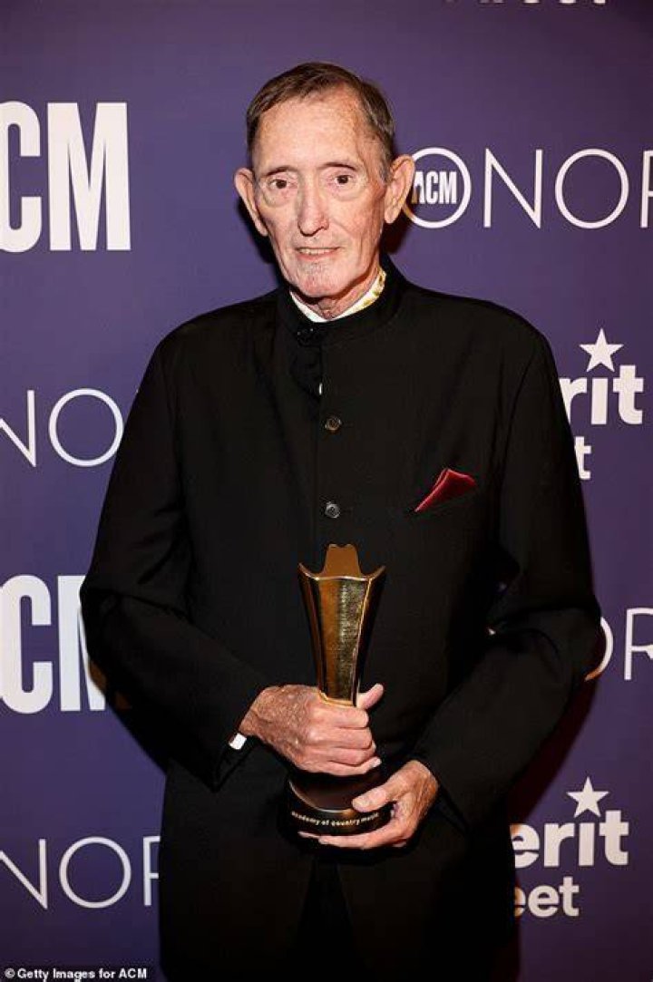 Walt Aldridge Biography, Age, Height, Wife, Net Worth, Family