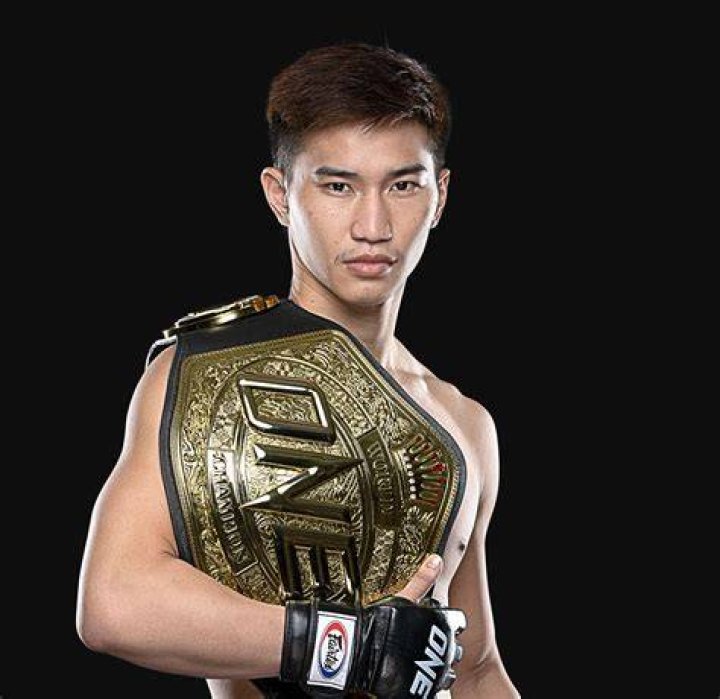 Wanchalong PK.Saenchai Biography, Age, Height, Wife, Net Worth, Family